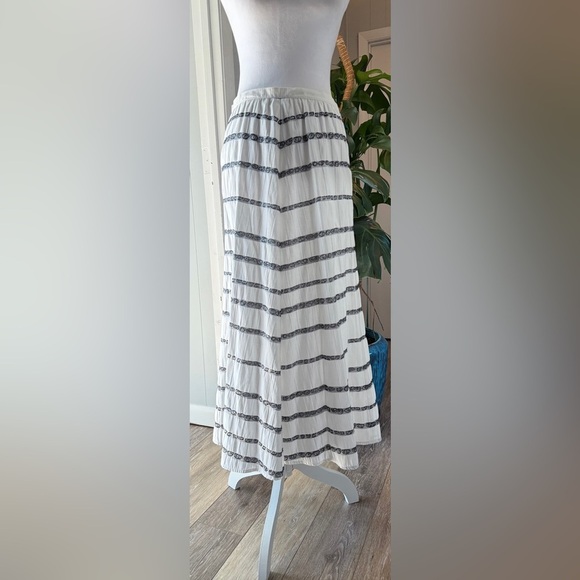 Talbots Dresses & Skirts - Talbots Black and White Patterned Skirt